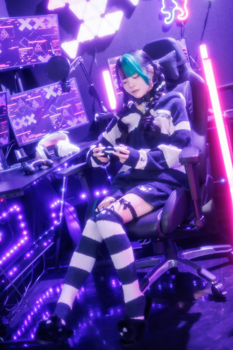 Striped Knee-High Socks GEAR-01A