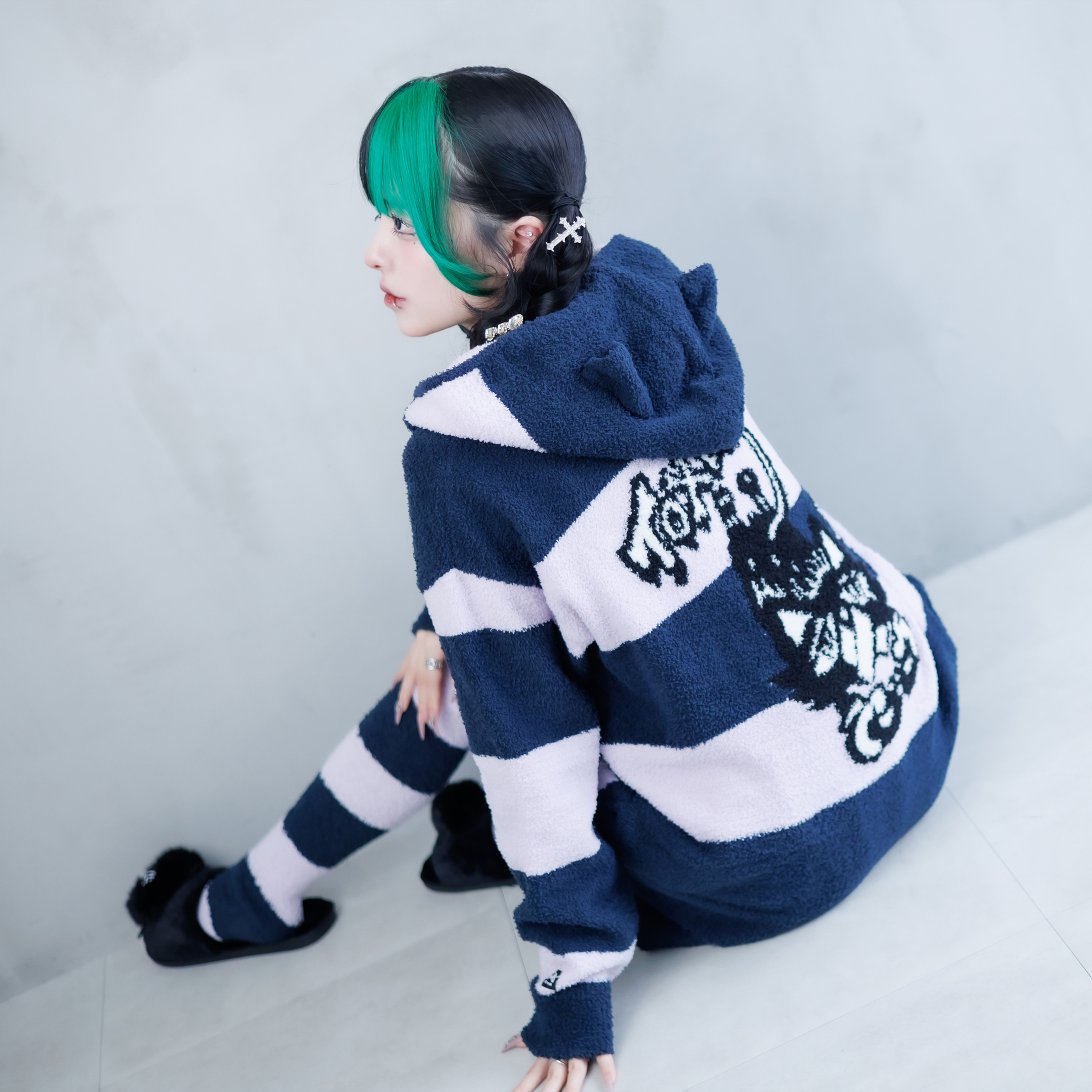 Striped Zip Hoodie GEAR-01T – ToxicaT.shop Striped Zip Hoodie GEAR-01T – ToxicaT.shop